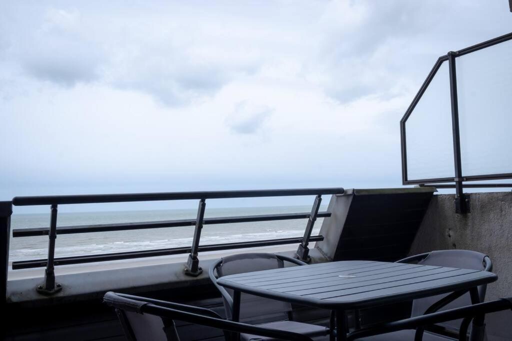 White & Sea, Face A La Mer Bray-Dunes Exterior photo